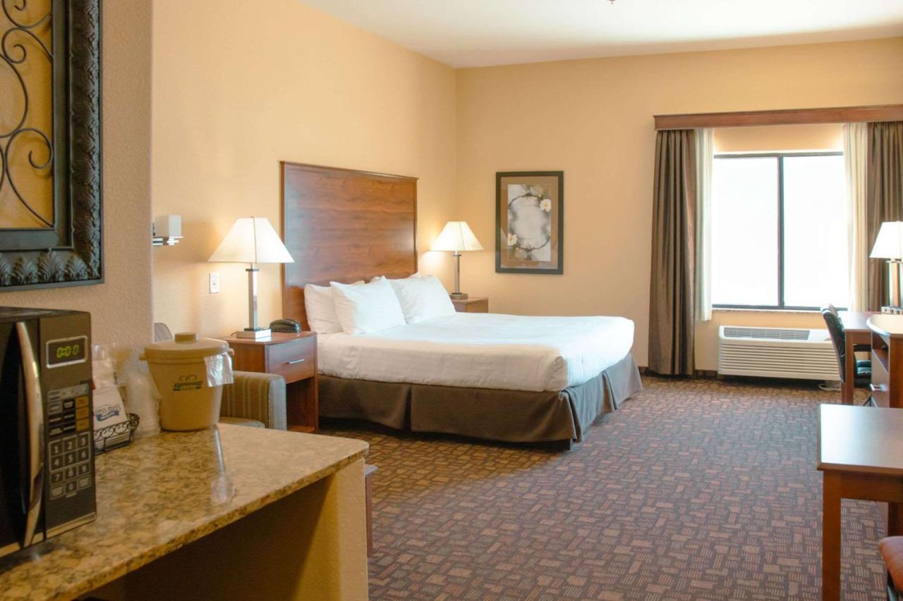Grand Forks Lodge And Suites Екстер'єр фото